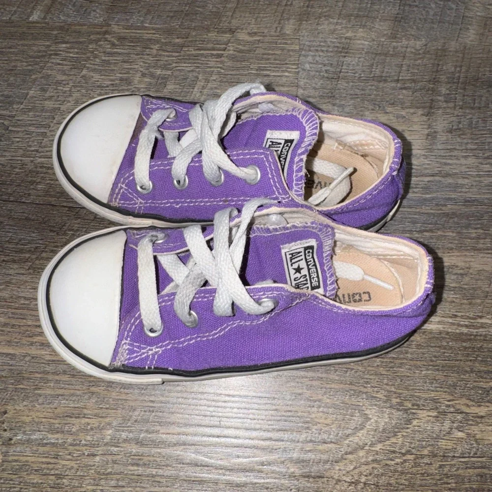 Converse Chuck Taylor All Star Kids Purple Low Top Sneaker 737837F Sz 9 Toddler